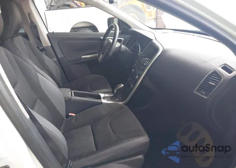 2015 Volvo Xc60 T5 from USA, damaged, VIN YV440MDA4F2615902